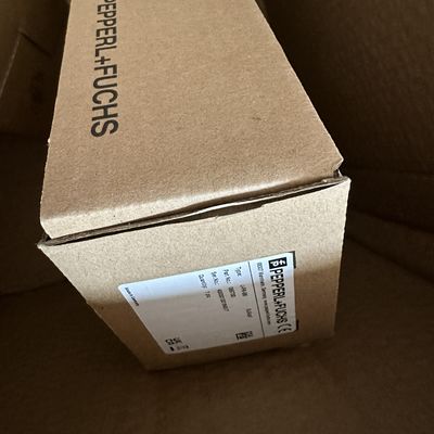 Pepperl+Fuchs U-P6-B6 Ultrasonic Distance Sensor with 6 m Range IP67 Protection and 10-30 V DC Supply