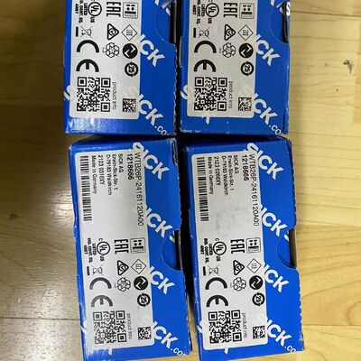 SICK 1218666 | Photoelectric Sensor | Background Suppression | Compact Design