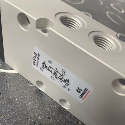 Camozzi 454-011-22 Pneumatic Cylinder 22mm Bore 122mm Stroke ISO 15552