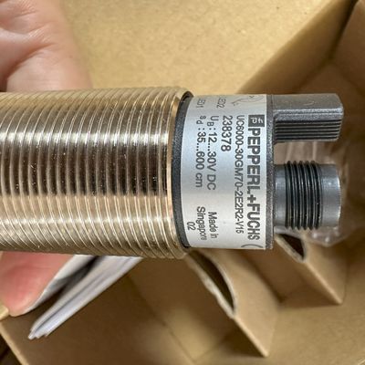 PEPPERL+FUCHS UC6000-30GM70-2E2R2-V15 Ultrasonic sensor