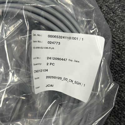 Pepperl+Fuchs V3-WM-E2-5M-PUR | Ultrasonic Sensor, 5 m Range, PUR Cable