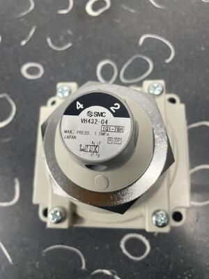 SMC VH43204 | 4/3 Pneumatic Manual Control Valve, VH Series