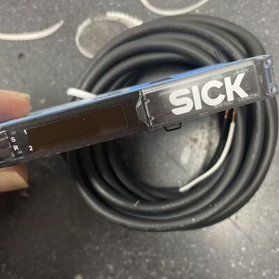 SICK WLL80P-1FTGY1Z - Photoelectric Fork Sensor, Plastic Housing, 150 mm Detection Range, PNP Output