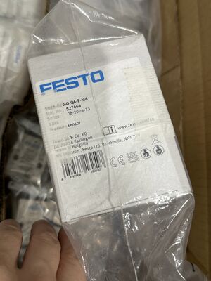 FESTO SDE5-D10-O-Q6-P-M8 Pressure Sensor | 0-10 Bar, PNP Output, M8 Connector Specs