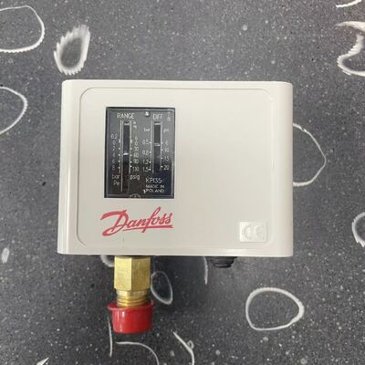 Danfoss KP135 Control Panel | Heating Control, Weather Compensation, 230V, 3 Outputs Specs