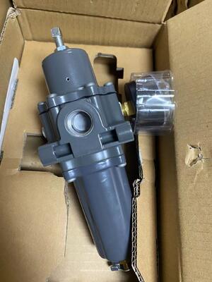 FISHER 67DFR-25C4 Pressure Regulator | 1/4" NPT, 0.3-4 bar, 0.7 bar Relief Valve, Panel Mount