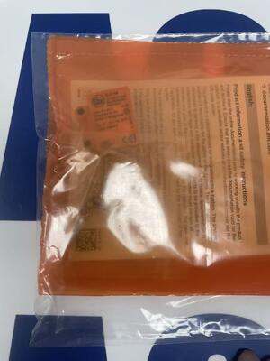 ifm OJ5148 Photoelectric Sensor | Background Suppression, 150mm, PNP, M8 Connector