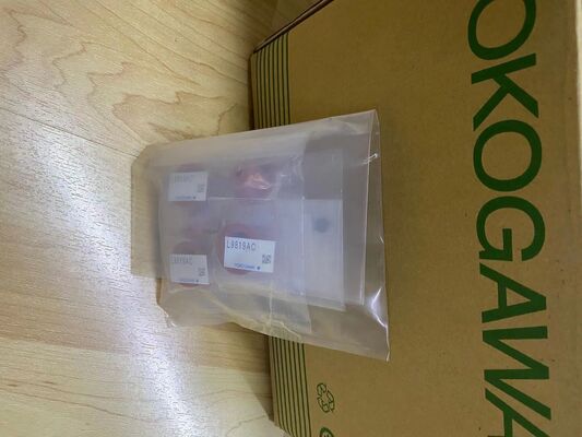 YOKOGAWA L9819AC Loop Calibrator | 4-20mA, 0-24mA, 0-24V, mA/V Source, Measure, Simulate