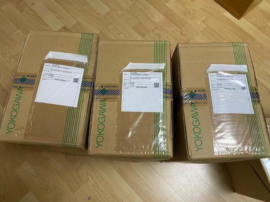 YOKOGAWA SC8SG-R31-T-303-F2ASS Temperature Controller | 1/4 DIN, PID, Type R TC, Relay Output, Communication