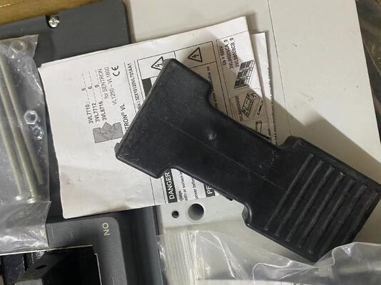 SIEMENS 3VL9800-4TA40 Trip Unit | Electronic, 100-160A, LSIG, for 3VL 630A Frame