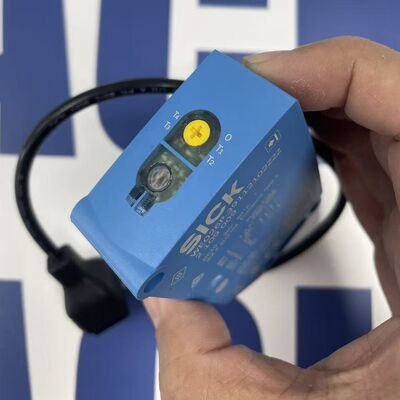 SICK WE026P-39112102ZZZ Sensor | Background Suppression, 4-250mm, PNP, M8, IP67, Laser