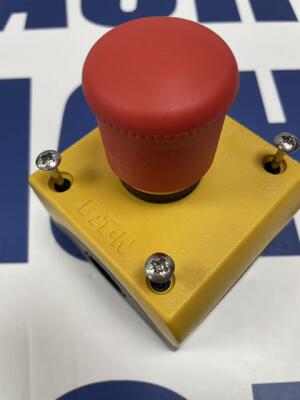 EATON M22-PVKC11-IY Sensor | Inductive, M18, 8mm, DC 3-Wire, PNP, Normally Open, IP67