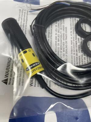 Banner S18-2VPFF200-2M Sensor | Background Suppression, 20-200mm, 2 PNP, M8, IP67, Laser