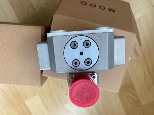 Moog J761-003 Valve | Servo, Proportional, Direct-Drive, 1 l/min, 210 bar, 24V DC, Compact