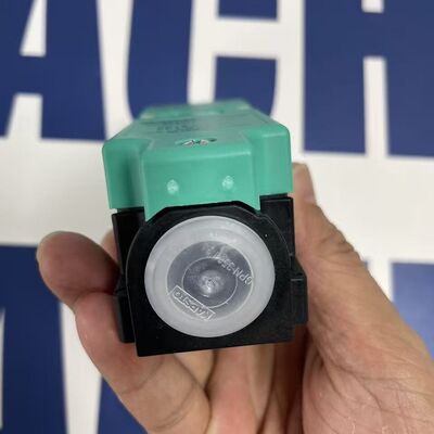 Pepperl+Fuchs NBB15-U1K-NO Sensor | Cylindrical, M30, 15mm, DC 3-Wire, PNP, NO, IP67, Short Cable