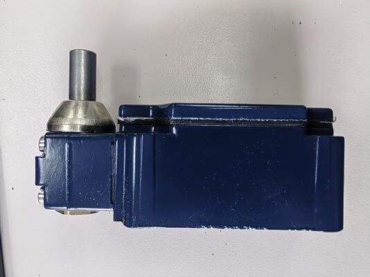 Schmersal M3V4D 330-11Y-M20 | M330 Limit Switch Fork Roller Lever
