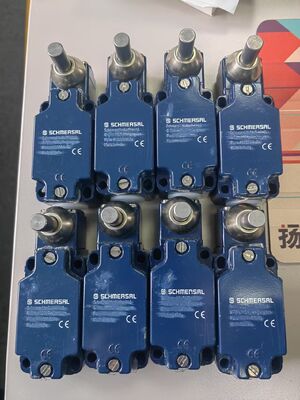 Schmersal M3V4D 330-11Y-M20 | M330 Limit Switch Fork Roller Lever