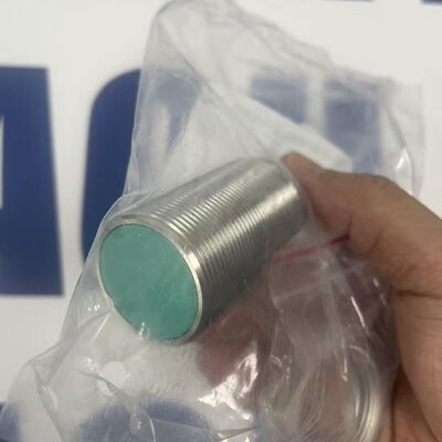 Pepperl+Fuchs NBB10-30GM50-A2-V1 | M30 PNP Sensor, 10mm, IP68