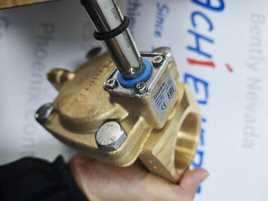 Danfoss EV220B 40 | Pilot-Operated 2/2 Solenoid Valve, G1½", 24/110/230V AC/DC