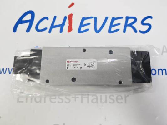 IMI Norgren V63D517A-A2 | ISO 6431 Cylinder 63mm Bore 100mm Stroke, M20 Rod, G1/4 Ports, Magnetic Piston