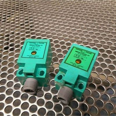 M12 NBN10-F10-E2-V1 Pepperl Fuchs Safety Barrier PNP 3 Wire 10mm Non Flush Proximity Sensor