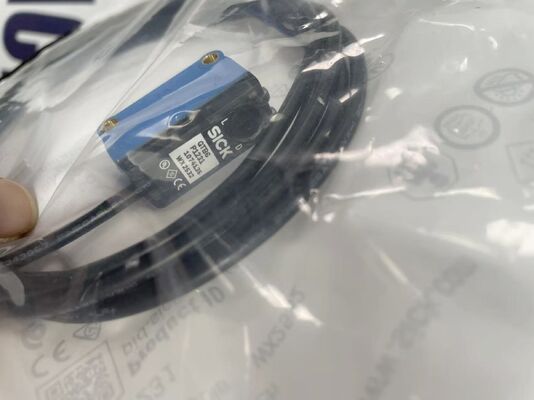 SICK GTB6-P1231 Photoelectric Sensor | Background Suppression, 30mm